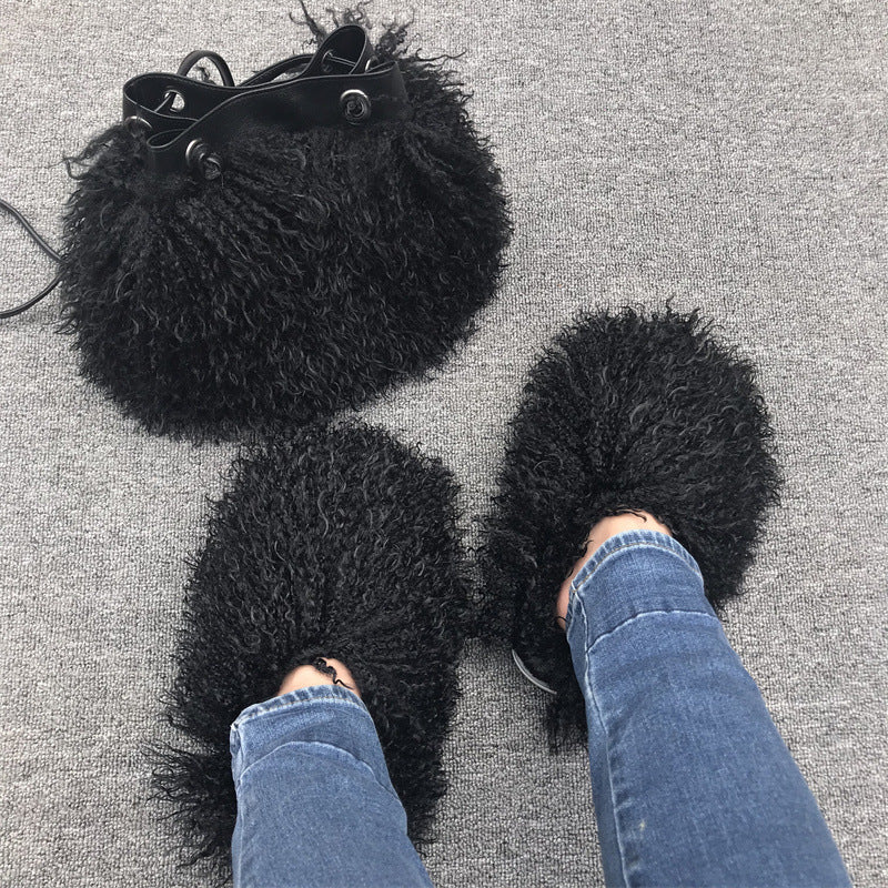 Conjunto de pantuflas de piel de Mongolia y bolso de mano tipo cubo a juego