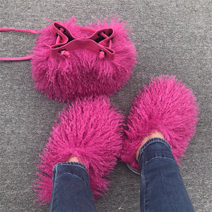 curly faux fur slippers with matching bucket bag in fuchsia Alicefurs