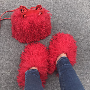 curly faux fur slippers with matching bucket bag in red Alicefurs
