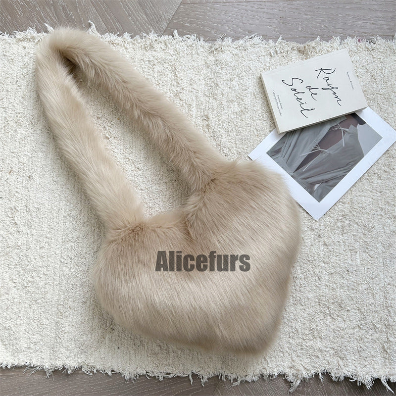 Sac à bandoulière en fausse fourrure Fuzzy Heart Bag pour femme